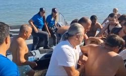 Denizde yüzdüğü esnada beyin kanaması geçiren vatandaşı deniz polisi kurtardı