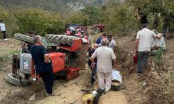 Devrilen traktörün altında kalan adam hayatını kaybetti