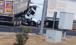 Diyarbakır’da iki tır çarpıştı: 2 yaralı