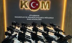 Diyarbakır’da kaçakçılık operasyonlarında çok sayıda silah ve aparatı ele geçirildi: 6 tutuklama