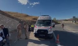 Elazığ’da otomobil durağa daldı: 1’i ağır 6 yaralı