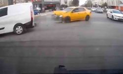 Elazığ’da trafik kazası kameralara yansıdı
