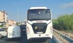 Emniyet şeridini kullanan araçlar ambulansa zor anlar yaşattı