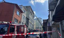 Fatih’te 5 katlı binada korkutan yangın