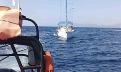 Fethiye açıklarında arızalanan yelkenli tekne kurtarıldı