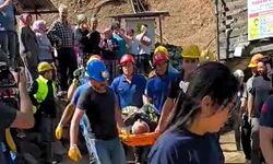 Göçük altındaki madencilerden birisi kurtarıldı