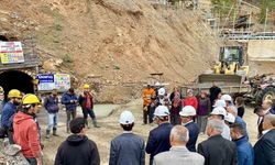 Göçükten sağ olarak kurtarılıp alkışlarla karşılanan madenci hayatını kaybetti
