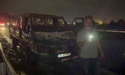 Gözlerinin önünde ekmek teknesi yanan vatandaş, alevlere müdahale etmeyen trafikteki diğer sürücülere tepki gösterdi