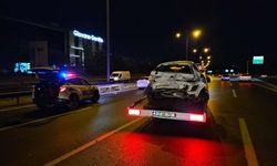 Hızlı sürücü başka otomobile arkadan çarptı, olay yerinden kaçtı: 1 yaralı