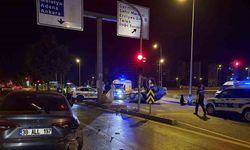 Işıkta bekleyen otomobile arkadan çarpıp, takla attı