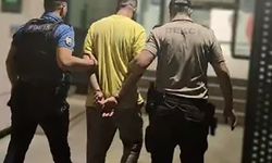 İzmir’de kesinleşmiş hapis cezası bulunan 2 şüpheli yakalandı
