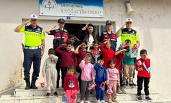 Jandarma ekipleri tarafından okul çevrelerinde sıkı denetim