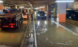 Kadıköy’de su borusu patladı: AVM otoparkı göle döndü