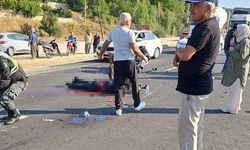 Kamyonete çarpan motosiklet sürücüsü hastanede kurtarılamadı