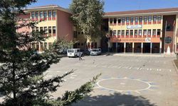 Kantinden ekler yiyen 5 öğrenci zehirlenme şüphesiyle hastaneye kaldırıldı