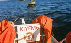 Karaada açıklarında sürüklenen tekne kurtarıldı