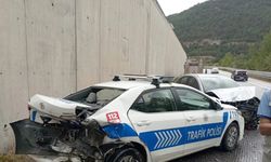 Kazaya müdahale eden polis aracına otomobil çarptı: 2’si polis 8 yaralı