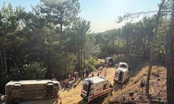 Kazdağları’nda tur minibüsü devrildi: 11 yaralı