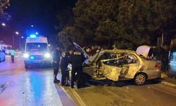 Kontrolden çıkan otomobil ağaçlara çarparak durabildi, genç sürücü yaralandı