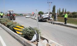 Konya’da devrilen otomobilin sürücüsü yaralandı