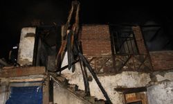 Kula’da gece saatlerinde yangın paniği