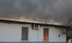Kumluca’da yaşlı kadının yalnız yaşadığı ev yandı