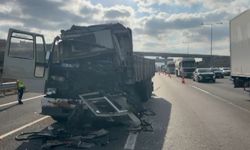 Kuzey Marmara Otoyolu’nda kamyon tıra çarptı: 1 yaralı