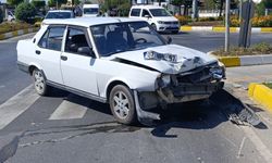 Manavgat’ta Tofaş otomobille çarpışan motosikletli ağır yaralandı