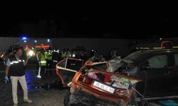 Manisa’da feci kazada otomobil ikiye bölündü: 1’i çocuk 5 ölü, 6 yaralı