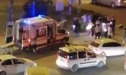 Motosiklet ile otomobil çarpıştı: 3 yaralı