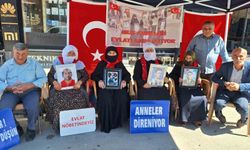 Muş’ta annelerin evlat nöbeti devam ediyor