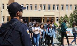 Okul önlerinde polis denetimleri başladı