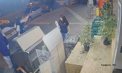 Önüne çıkan otomobilden kaçmak isterken devrilip başka aracın altına girdi: 1 yaralı