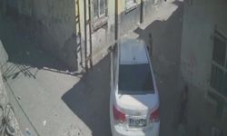 Otomobilin çarptığı 2 yaşındaki Cumali hayatını kaybetti: Kaza anı kamerada