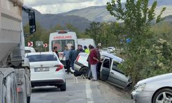 Otomobiller çarpıştı: 1’i çocuk 4 kişi yaralı