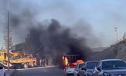 Park halindeki pikap alevlere teslim oldu