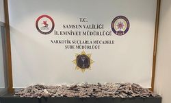 Samsun polisi otogardaki valizlerden 55 bin 860 uyuşturucu hap ele geçirdi