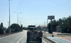 Seyir halindeki traktörün römork lastikleri korkuttu