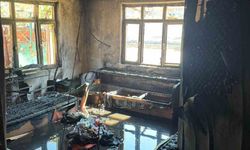 Sındırgı’da elektrik kontağından çıkan yangında ev küle döndü