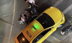 Şişli’de taksi şoförüyle motosikletli arasındaki yol verme tartışması kameraya yansıdı