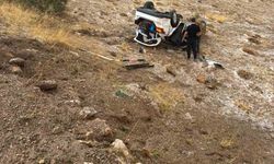 Sivas’ta takla atan otomobilde 2 kişi yaralandı