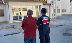 Şüphe üzerine durdurulan araçta 9 düzensiz göçmen yakalandı