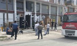 Tekstil atölyesinde çıkan yangın binaya yayılmadan kontrol altına alındı