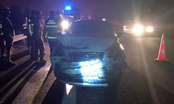 TEM’de tıra çarpan otomobil hurdaya döndü: 1 yaralı