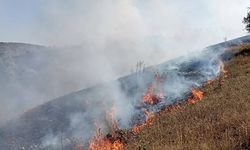 Tokat’ta metrelerce yükselen dumanlar kilometrelerce uzaktan görüldü