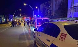 Üst geçitte otomobil ile hafif ticari araç çarpıştı: 1 yaralı
