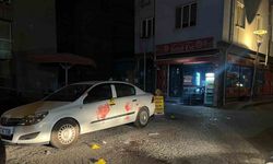 "Yan baktın" diyerek kuryeyi bıçaklayıp kaçtılar