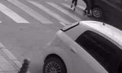 Yaya geçidinde görme engelli kadının ayağının üzerinden otomobil geçti: O anlar kamerada