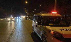 Yaya geçidinden karşıya geçerken otomobilin çarptığı kadın ağır yaralandı