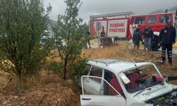 Yoldan çıkan araç kaza yaptı iki kişi yaralandı